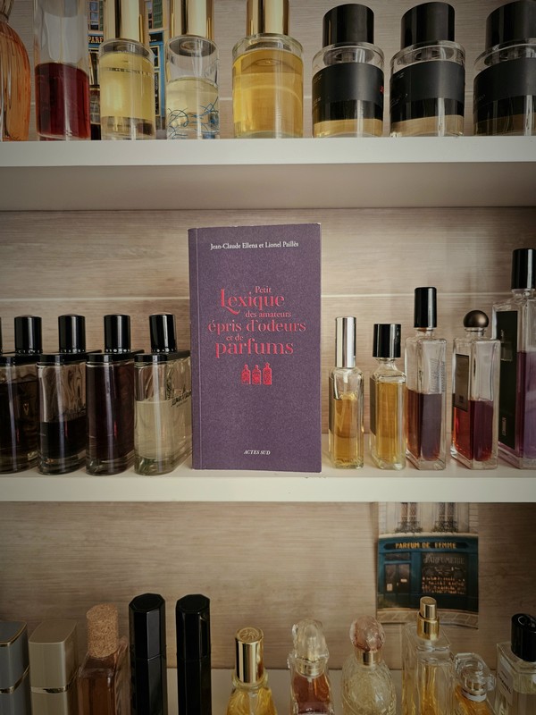 Chronique lecture ❤️: Petit lexique des amateurs épris d&rsquo;odeurs et de parfums de Jean-Claude Ellena et Lionel&nbsp;Paillès