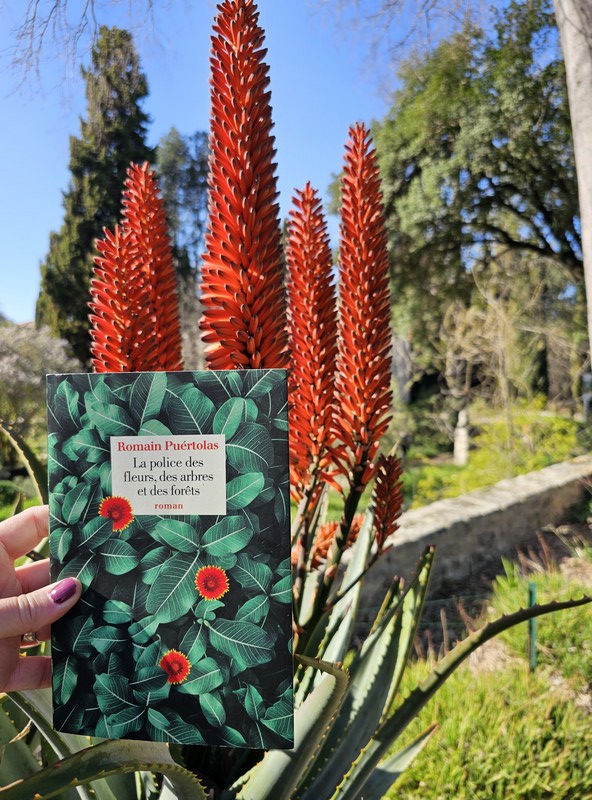 Chronique lecture ❤️: La police des fleurs, des arbres et des forêts de Romain&nbsp;Puértolas