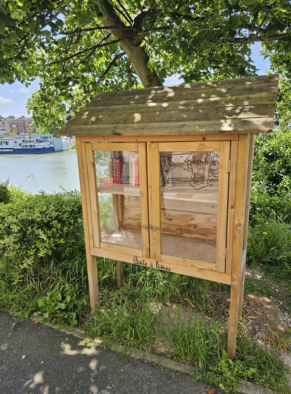 Une boite à livres à Thorigny-sur-Marne (77)