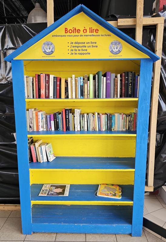 Une boite à livres à Vichy&nbsp;(03)